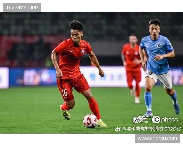 韦斯利点射建功新鹏城半场领先梅州杨超声进球被判无效 韦斯利点射建功新鹏城半场领先梅州杨超声进球被判无效