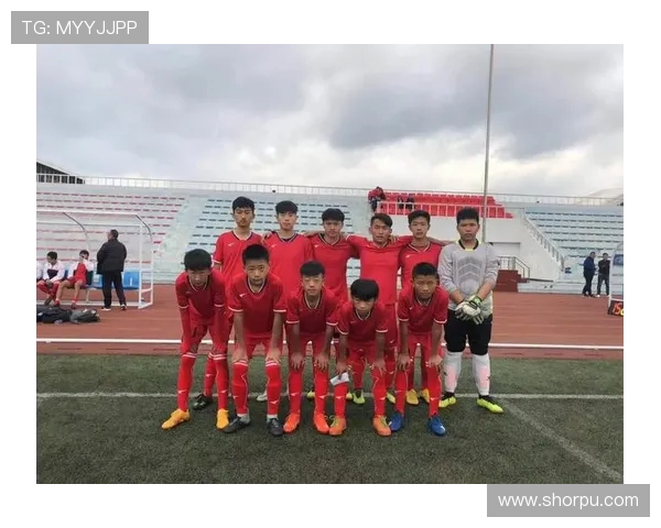 以沃克回忆:失之交臂成争霸,错失冠军梦想。 以沃克回忆:失之交臂成争霸,错失冠军梦想。