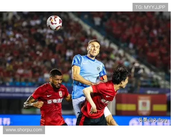 李霄鹏表示球队连胜得益于好运但更关键在于球员始终保持认真态度 李霄鹏表示球队连胜得益于好运但更关键在于球员始终保持认真态度