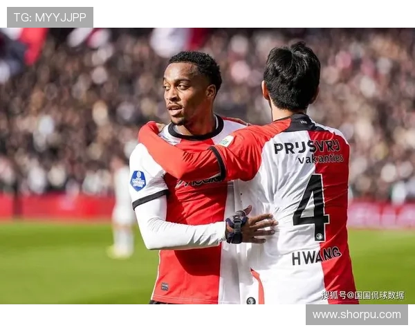 英媒称拜仁看中费耶诺德后卫里德或将与多家英超球队展开竞争 英媒称拜仁看中费耶诺德后卫里德或将与多家英超球队展开竞争