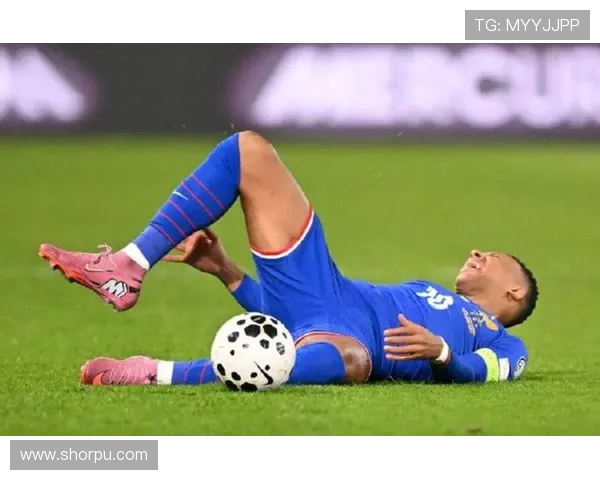 姆巴佩又无视队友!强行盘带被断 全场15次丢失球权